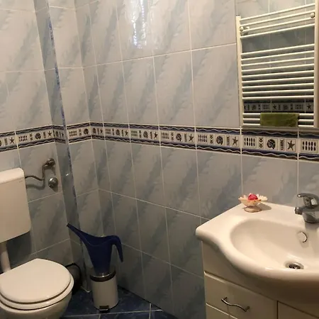 Guest House *