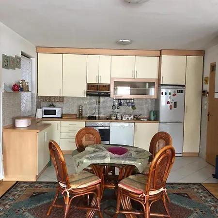 Guest House *